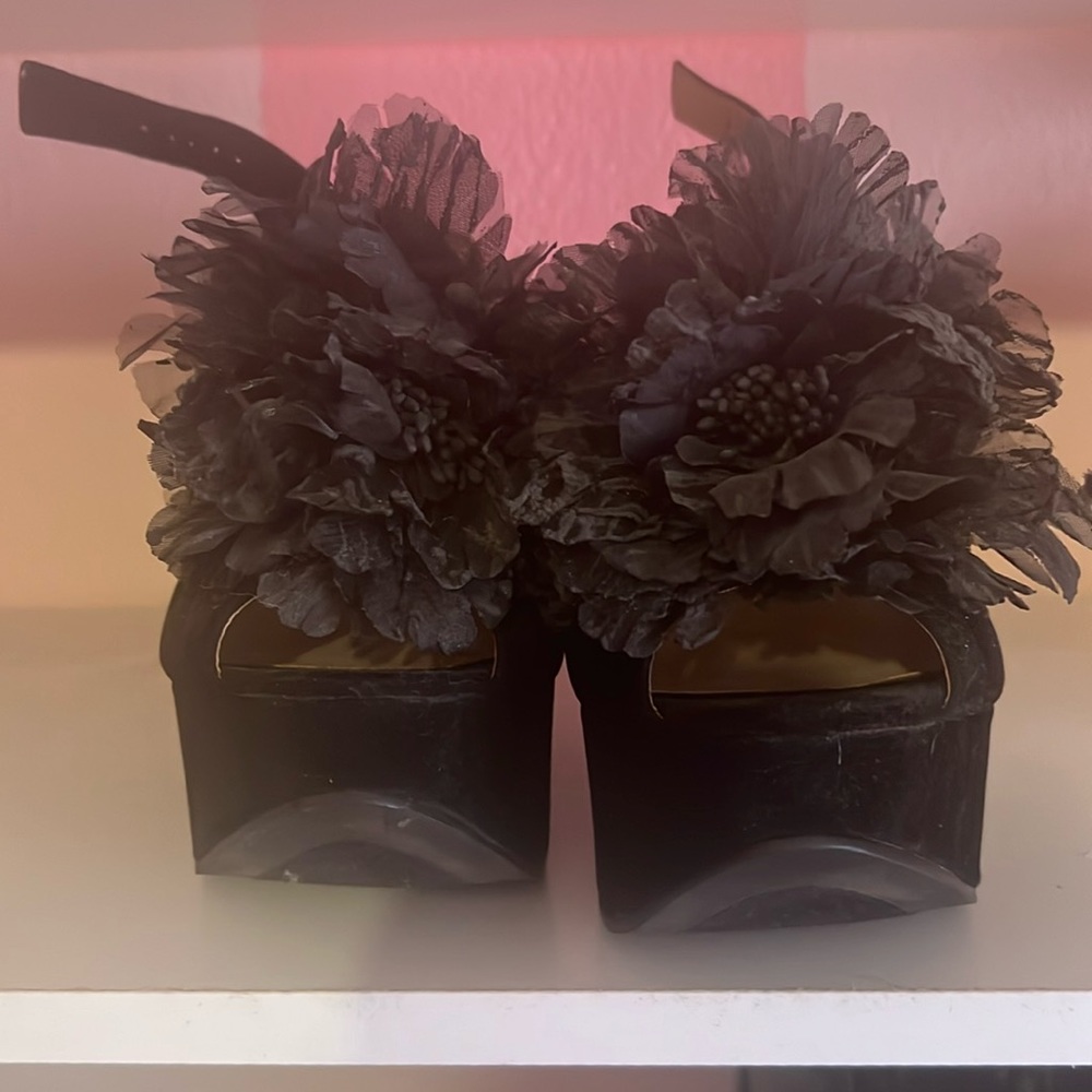 Baker’s floral Wedges Sz 9
